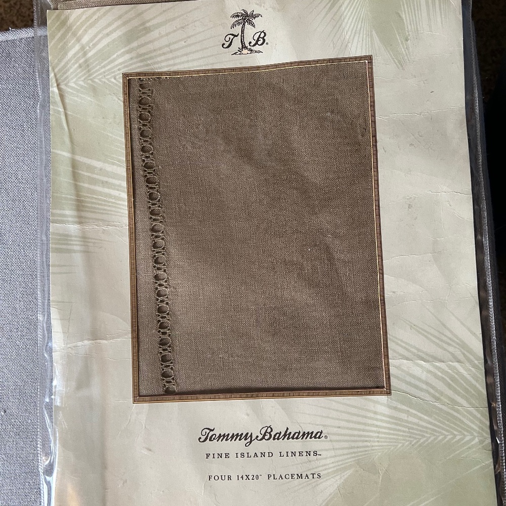 Tommy Bahama - placemats 4 14 x 20 new